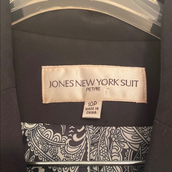 Jones New York Black Suit Jacket with Patterned Lining - Picture 2 of 6